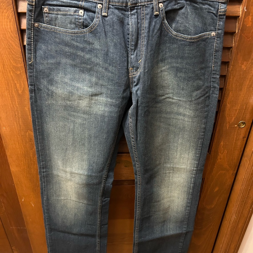 Levi’s 559 jeans